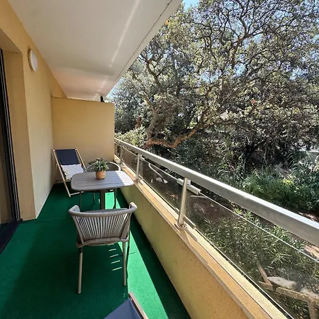 Apartament Charme Et A Pied Saint-Raphaël